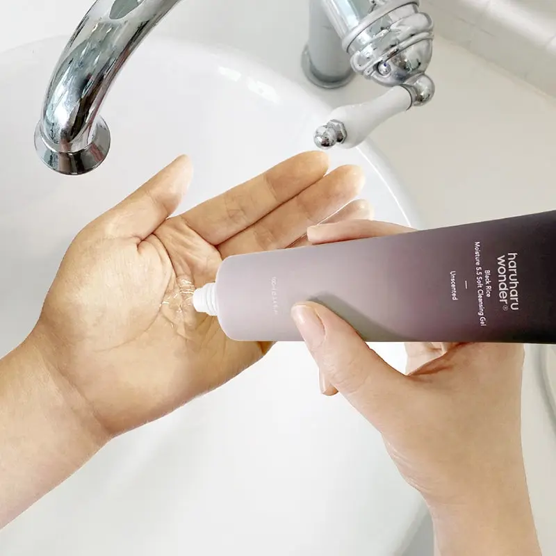 Haruharu WONDER - Black Rice Moisture 5.5 Soft Cleansing Gel - 100 ml - Image 5