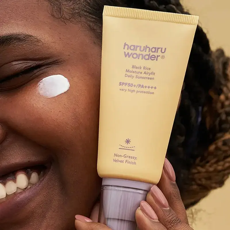 Haruharu WONDER - Black Rice Moisture Airfit Daily Sunscreen SPF50+ PA++++ - 50 ml - Image 4